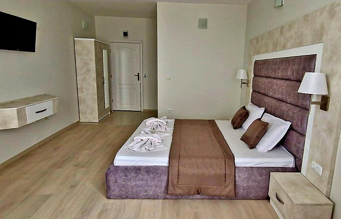 Амон Ра Hotell Primorsko Exteriör bild